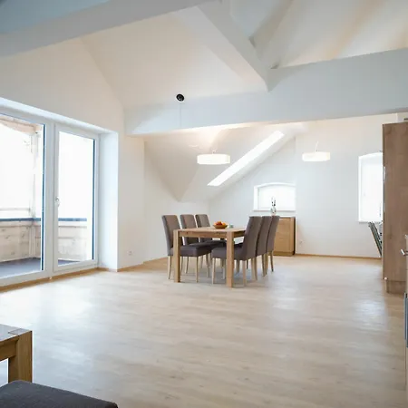 View Julia By We Rent